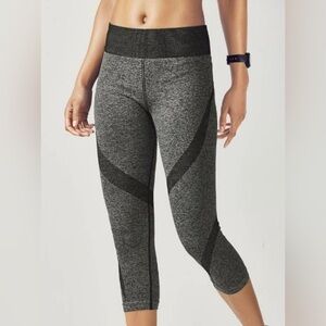 Fabletics Seamless Printed Capri Leggings‎ Size XS